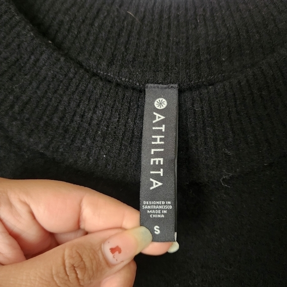 Athleta Black Knit Extra Fine Merino Wool Crewneck Pullover Top Comfort Casual S - Picture 8 of 9